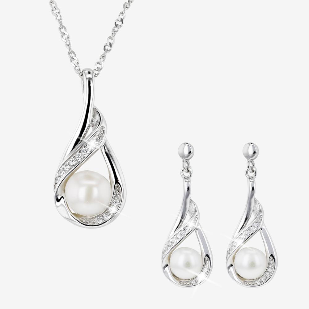 cultured pearl necklace and earring set