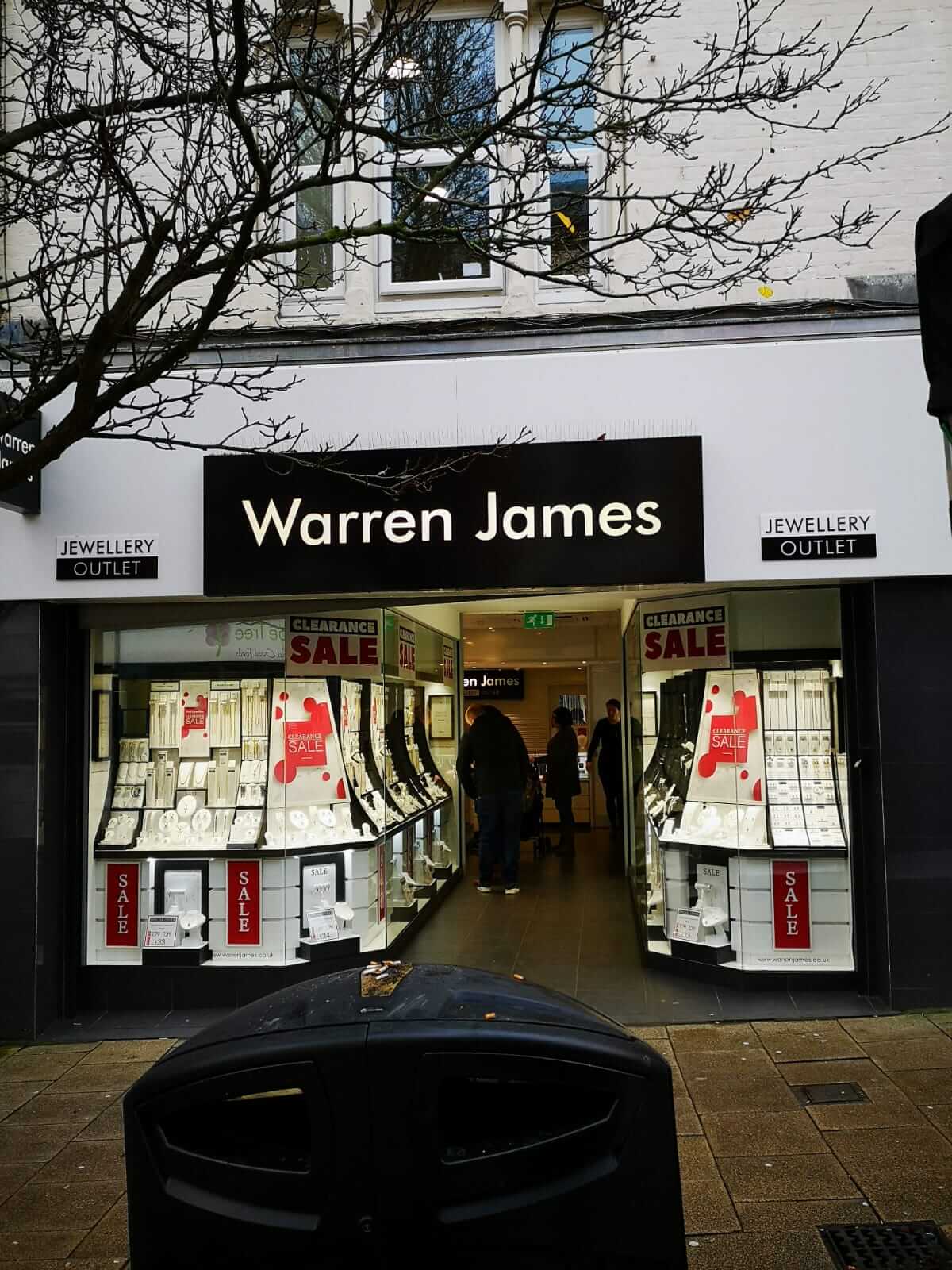 Yeovil - Warren James Jewellers